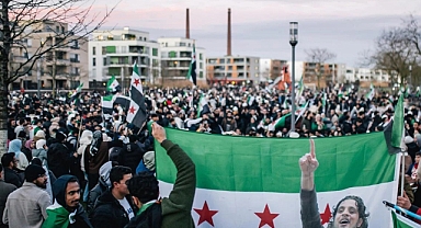 Esad devrildi, Avrupa Suriyelilere kapılarını kapattı!