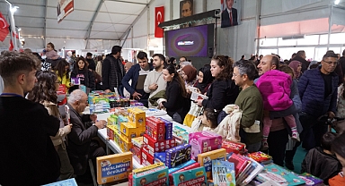Kahramanmaraş kitap fuarını binlerce kişi ziyaret etti!