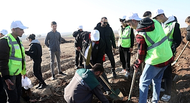 Kahramanmaraş’ta deprem şehitlerinin hatırası fidanlarla yaşayacak!