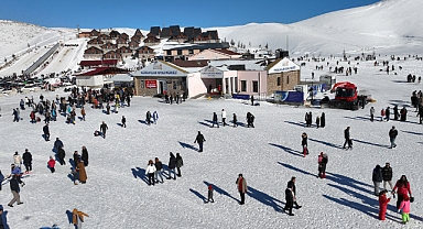 Yedikuyular Kayak Merkezi’nde Yılbaşı bolluğu!