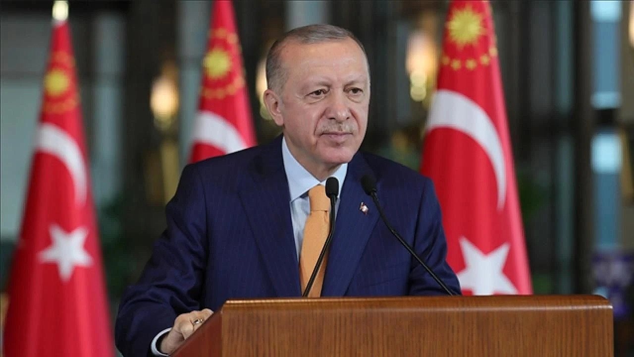 Erdoğan: “Kongrelerimizde yumruklar değil, yürekler konuşuyor”