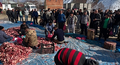 Kahramanmaraş’ta 2 ton et mahalleye dağıtıldı!