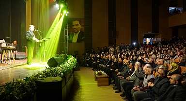 Ahmet Özhan, Seslendirdiği Eserlerle Gönüllere Dokundu!