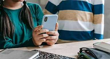 Akıllı telefon okullarda yasaklandı!