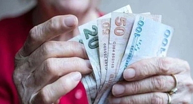 Emeklilerin merakla beklediği rakam belli oldu! İkramiye 4 Bin TL'ye Çıkarıldı!