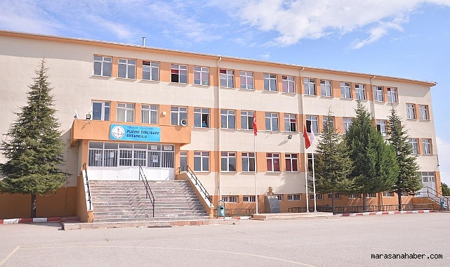 İstiklal Marşı’na Katılmayan Öğretmenlere Soruşturma Açan Kahramanmaraşlı Okul Müdürü Görevden Uzaklaştırıldı!