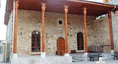 Kahramanmaraş’ta Ahmet Efendi Camii nerededir?