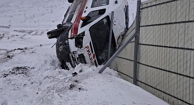 Kahramanmaraş'ta Ambulans Kaza Yaptı: 3 Yaralı
