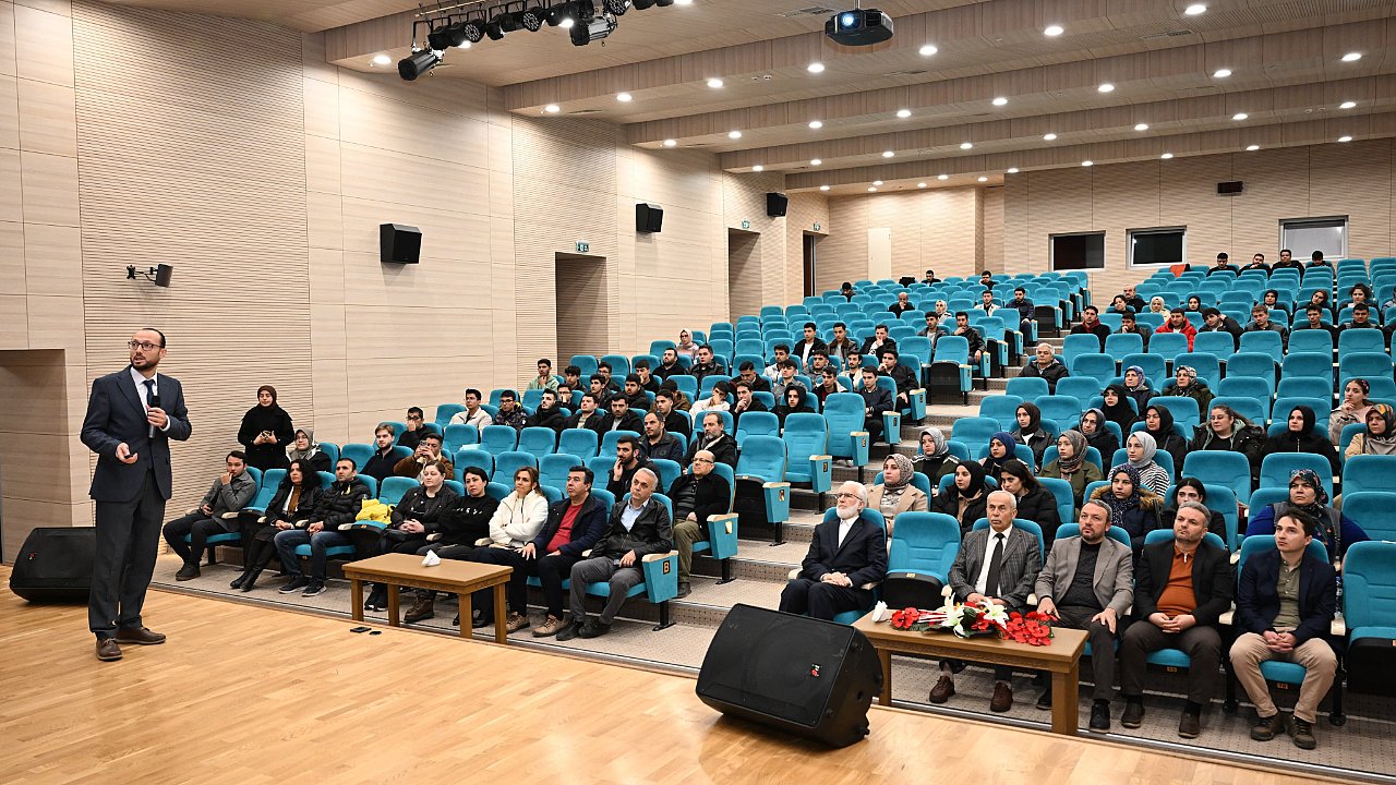 Kahramanmaraş’ta “Suriye İzlenimleri ve Sorumluluklarımız” Konulu Konferans Düzenlendi