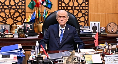 Bahçeli'den Sırrı Süreyya Önder'e: Terörsüz Türkiye hedefinde daha yapacağımız pek çok şey var!