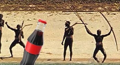 İlkel kabileye kola götürdü başına gelmeyen kalmadı!