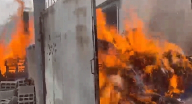 Kahramanmaraş’ta Karton Bardak İmalathanesinde Korkutan Yangın!