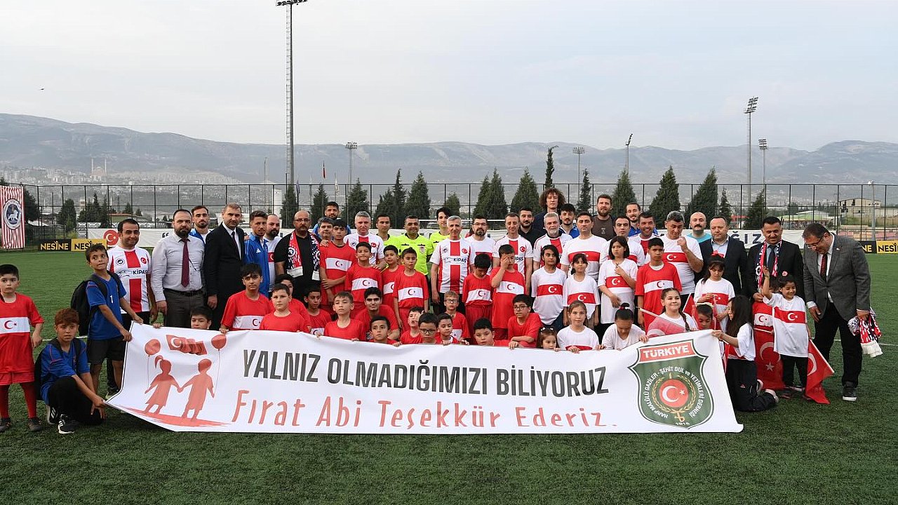 Kahramanmaraş'ta Şehit ve Gazi Çocukları 23 Nisan Coşkusunu Futbol Sahasında Yaşadı!