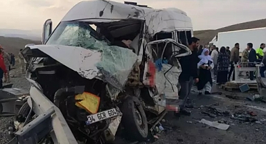 Katliam gibi kaza! 7 ölü, 12 yaralı