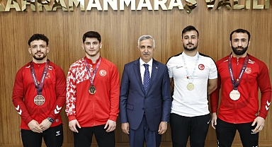Vali Ünlüer, Avrupa’da Madalya Kazanan Kahramanmaraşlı Sporcuları Ağırladı