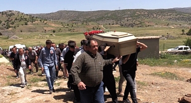 Baltayla katledilen gurbetçi genç Kahramanmaraş’ta toprağa verildi!
