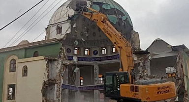 Cami yıkıldı arsası satışa çıkartıldı!