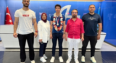Halil Gürsoy’dan Türkiye Şampiyonuna ödül ve tebrik!