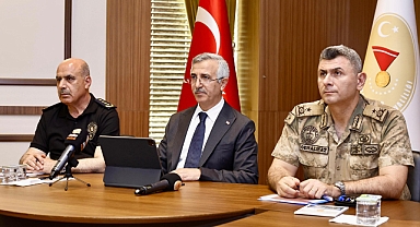 Kahramanmaraş'ta Suç Oranları Düşüyor: Nisan Ayı Güvenlik Raporu Açıklandı! Vali Ünlüer Duyurdu: Kahramanmaraş'ta Asayiş Berkemal, Suç Oranlarında Yüzde 5 Azalma!