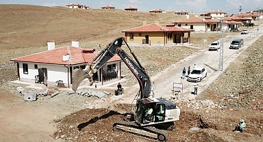 Kahramanmaraş’ta 7 İlçe 34 Mahallede Köy Evlerine 240 Milyonluk Altyapı Yatırımı!