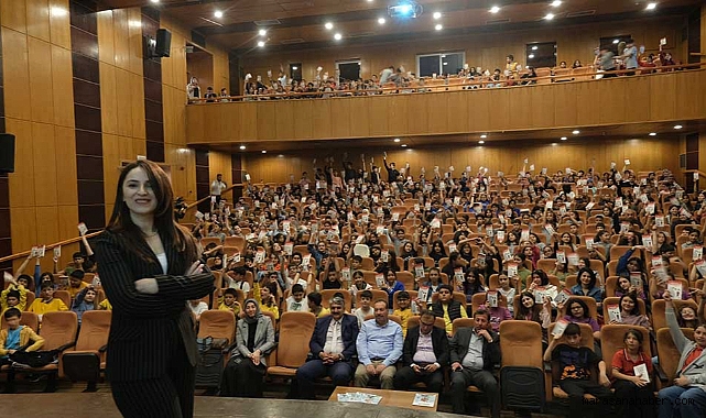 Onikişubat Okuyor’da bu hafta ‘Kelimelerle Örülen Dünyamız’ konuşuldu!