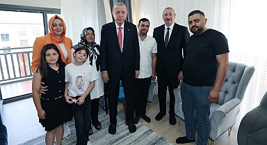 Erdoğan ve Aliyev Depremzede Aileyle Buluştu, İlk Dersi Verdi!
