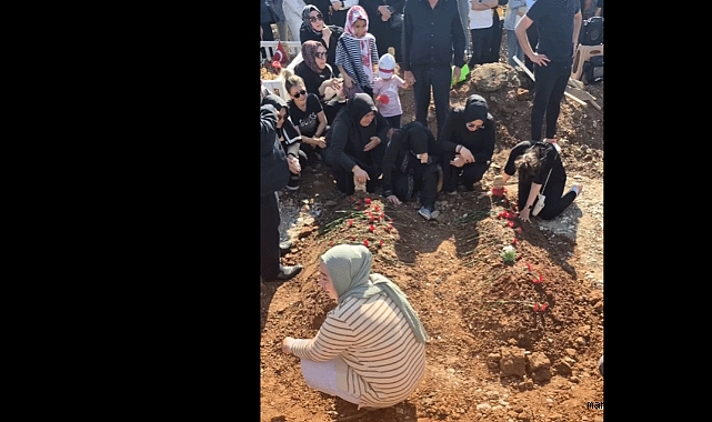 Kahramanmaraş’ta bu acının tarifi yok! Eşi ve 2 çocuğunu sedye üzerinde toprağa verdi!