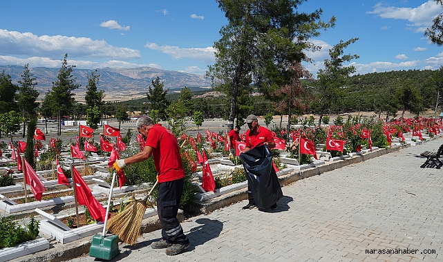 Kahramanmaraş’ta mezarlıklar bayrama hazırlanıyor!