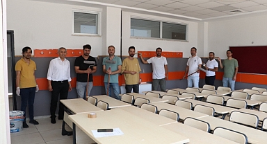 Kahramanmaraş’ta Öğretmenler Fırça Tuttu, Cumhuriyet Ortaokulu Güzelleşti!
