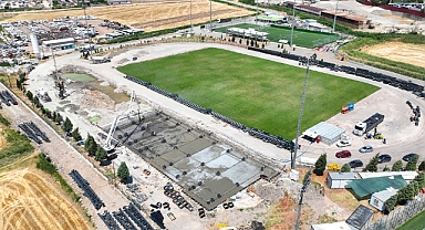 Kahramanmaraş’ta Yeni Futbol Sahasının Yapımı Büyük Bir Hızla Sürüyor
