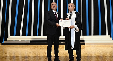 Kahramanmaraşlı doktor vekil İlahiyat Fakültesi’nden mezun oldu!