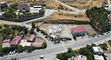Başkan Toptaş’ın gençliğe yatırımı Kale Gençlik merkezi’nin temeli atıldı!