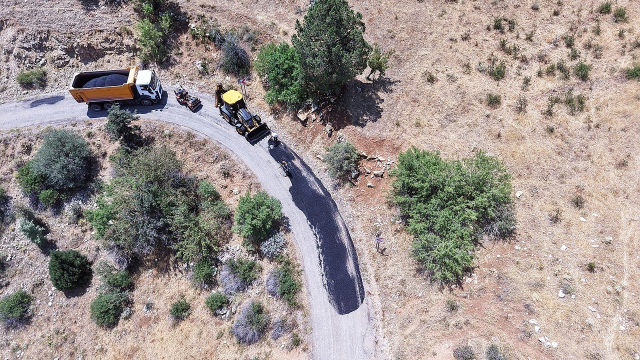 Büyükşehir’den Afşin Kırsalına Ulaşım Konforunu Artıran Dokunuş