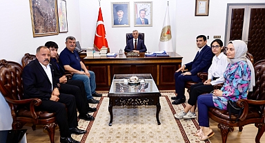 İlçe Başkanı Akkurt’tan Vali Ünlüer’e Ziyaret: İlçenin Sorunları Masaya Yatırıldı