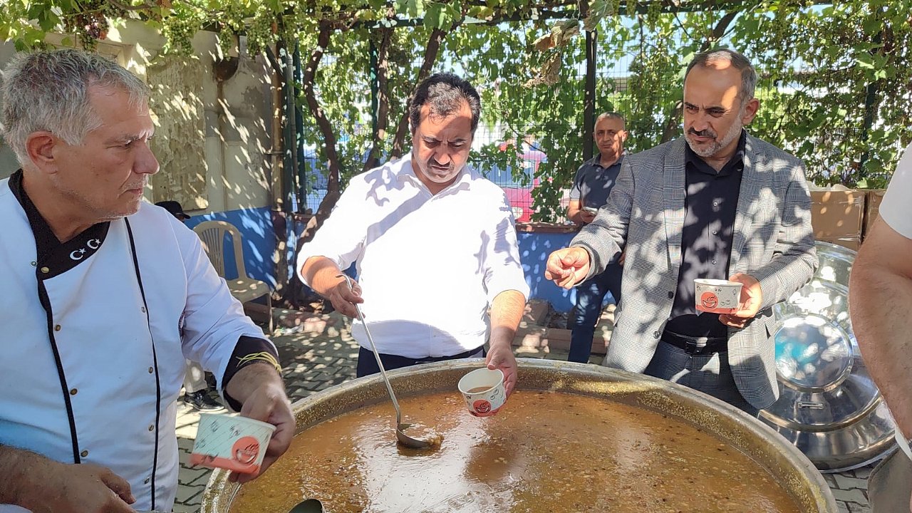 İZOMİR’den Hem Muharrem Ayı’na Hem Basın Bayramı’na Anlamlı Vefa