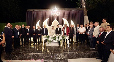 Kahramanmaraş'ta Siyaset ve Protokol Bu Düğünde Buluştu!
