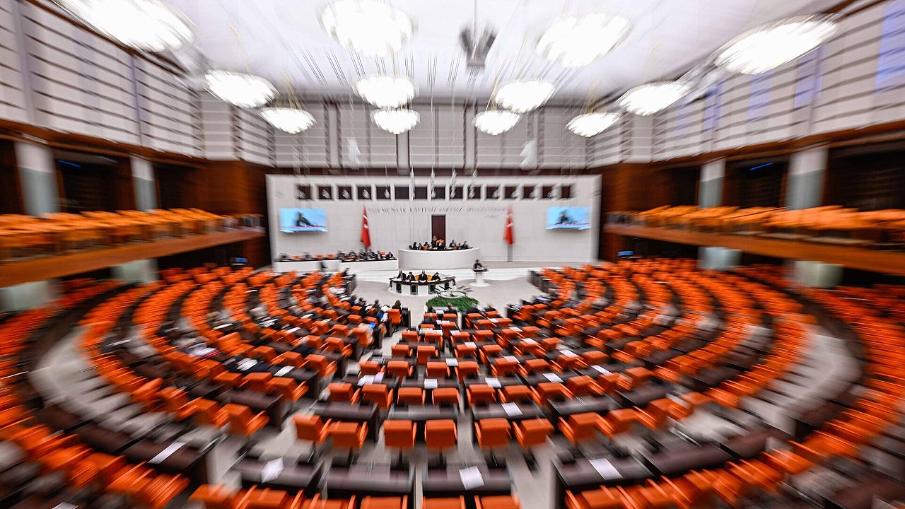 Meclis'te 100'ü aşkın vekil hastanelik oldu!