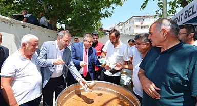 Onikişubat Belediyesi’nden Ilıca’da aşure ikramı!