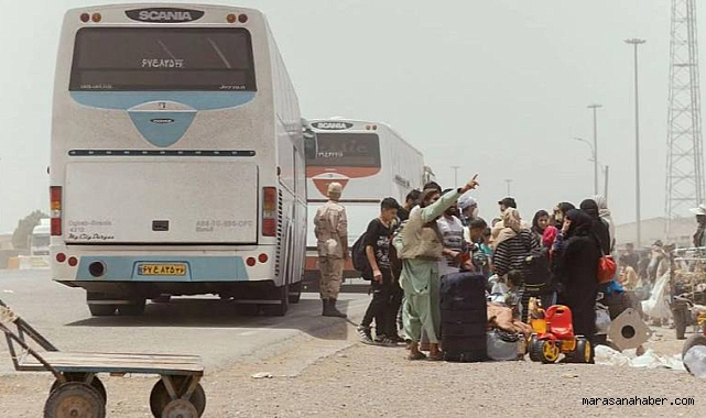 Afganları taşıyan otobüs kaza yaptı; 17'si çocuk 73 kişi öldü!