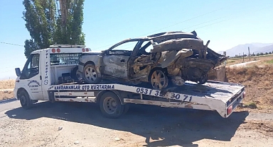 Elbistan’da Feci Kaza: Otomobil Köprüden Çaya Uçtu, Araç Alev Aldı! 3 Yaralı