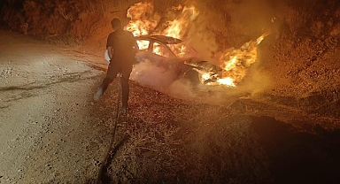 Elbistan’da Seyir Halindeki Otomobil Alev Topuna Döndü!