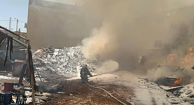 Kahramanmaraş’ta Ahşap Palet Tesisinde Yangın Paniği: Can Kaybı Yok, Maddi Hasar Var