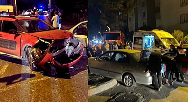 Kahramanmaraş’ta İki Otomobil Çarpıştı: Sürücü Araçta Sıkıştı