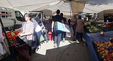 Pazarda Şok Fiyatlar! Kahramanmaraş’ta Meyveye el değmiyor
