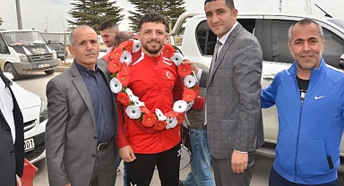 Avrupa’da derece yaptı kadro dışı kaldı! Kahramanmaraşlı güreşçiye büyük haksızlık…