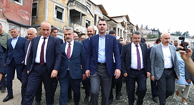 Bakan Kurum’a Kahramanmaraş Caddesi'nde Deprem Bölgesi Teşekkürü!