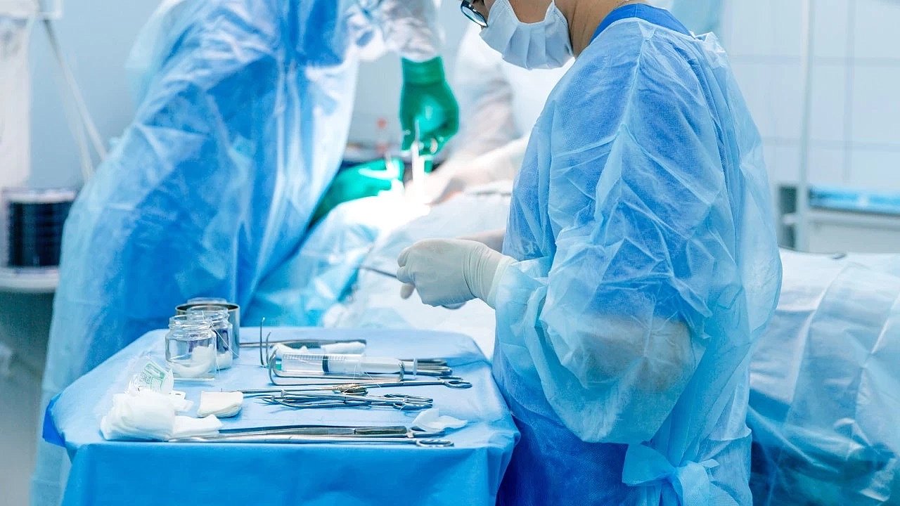 Doktor ile hemşire, ameliyat sırasında cinsel ilişkiye girdi!