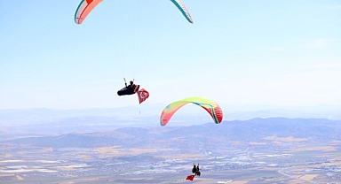 Kahramanmaraş semaları Yamaç Paraşütü Şenliği ile renklendi!