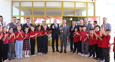 Kahramanmaraş’ta İlköğretim Haftası Kutlamaları: Şiirler, Halk Oyunları ve Fidanlar!