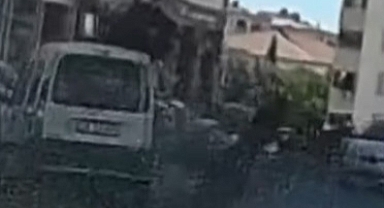 Kahramanmaraş’ta Motosikletli Kurye Havada Takla Attı!